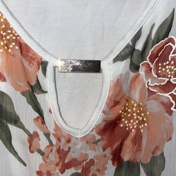 White floral top with attached undershirt. - Picture 3 of 4